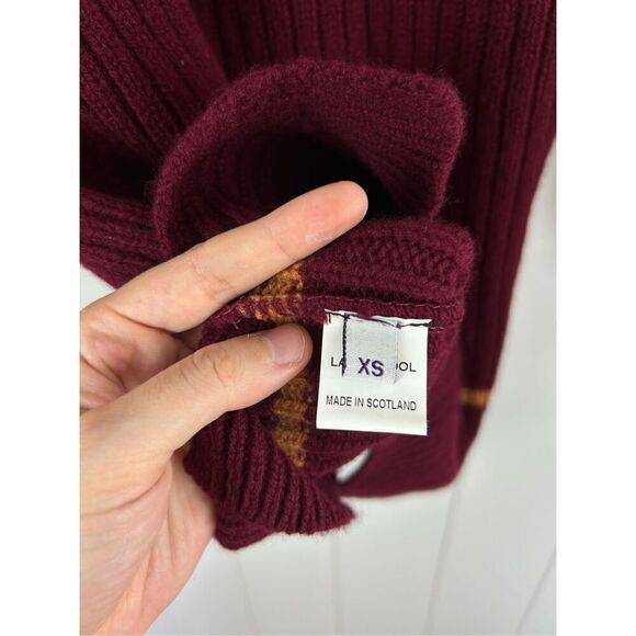 NWT Harry Potter Replica Costume Lambswool Gryffindor Sweater Scotland XS - Picture 10 of 12